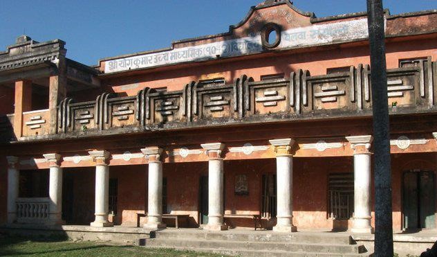 शिक्षक र प्रधानध्यापक विवादले महोत्तरीको योग कुमार माविको पठनपाठनमा असर