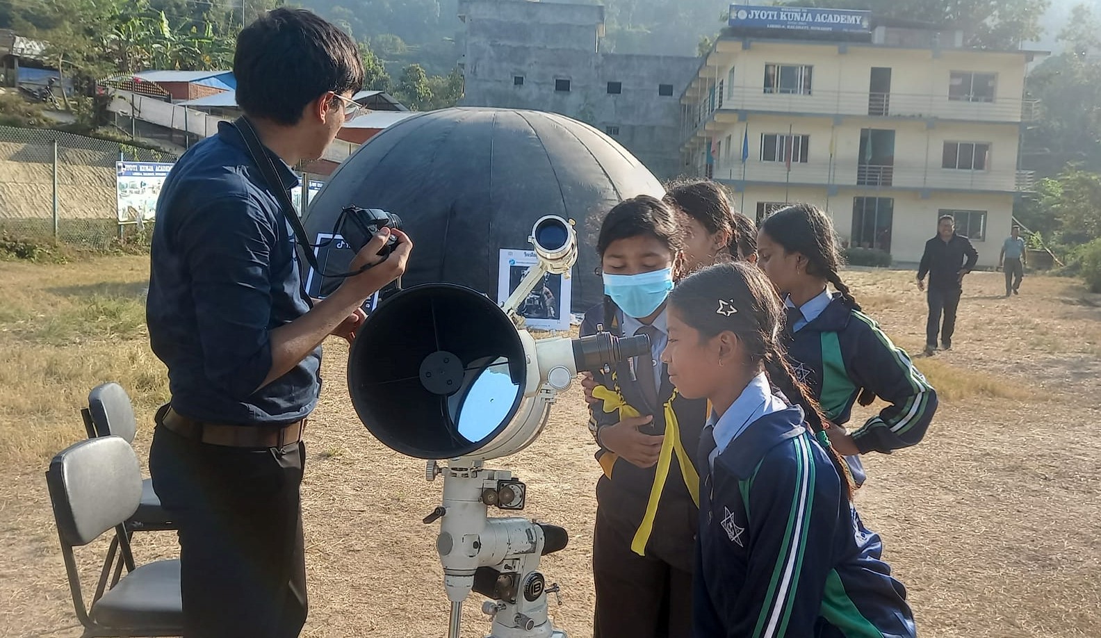 ज्योतिकुञ्ज एकेडेमीमा अन्तरिक्ष विज्ञान प्रदर्शनी