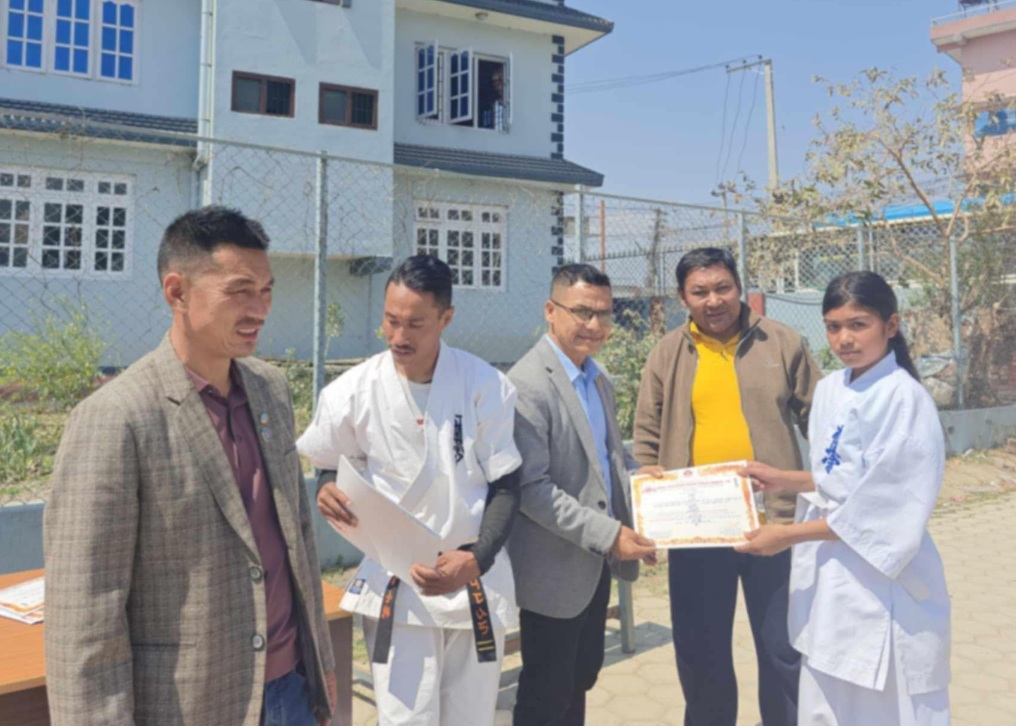 साइनिङ स्कूलमा बेल्ट टेस्ट सम्पन्न, विद्यार्थीहरूको प्रतिभा प्रदर्शन