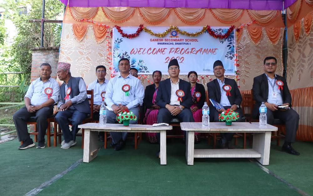 गणेश माविमा नवआगन्तुक विद्यार्थीलाई स्वागत