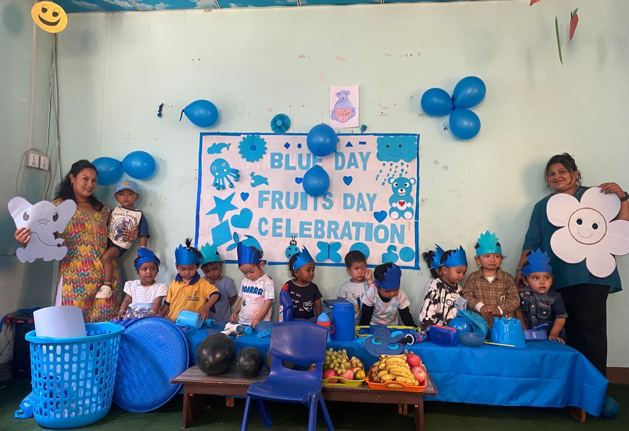 किकम्पा मन्टेसरीमा ‘ब्लू डे’ र फलफूल दिवसको उल्लासपूर्ण आयोजना