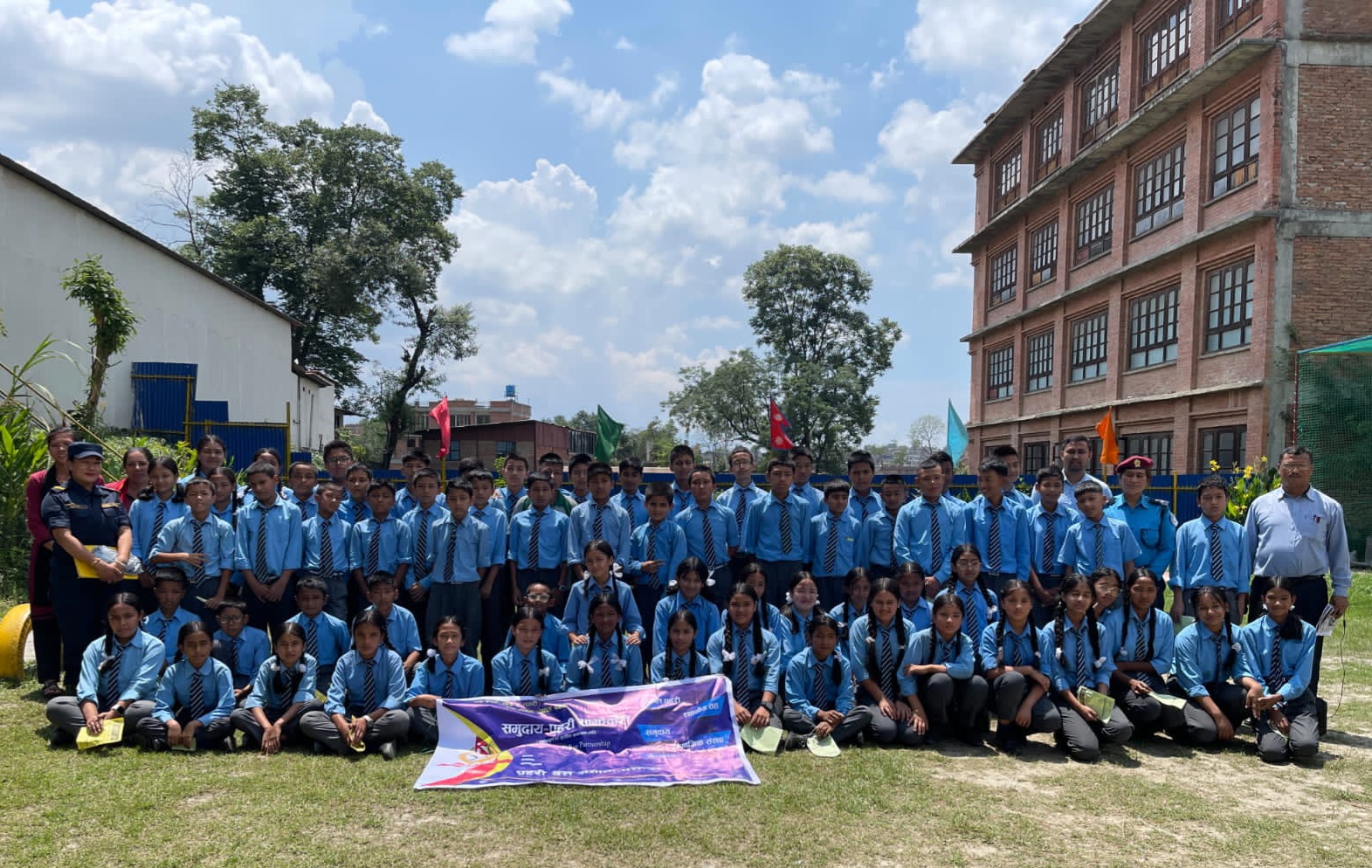 विद्या आर्जन सेकेन्डरी स्कुलका विद्यार्थीलाई विद्युतीय अपराधबारे सचेतना