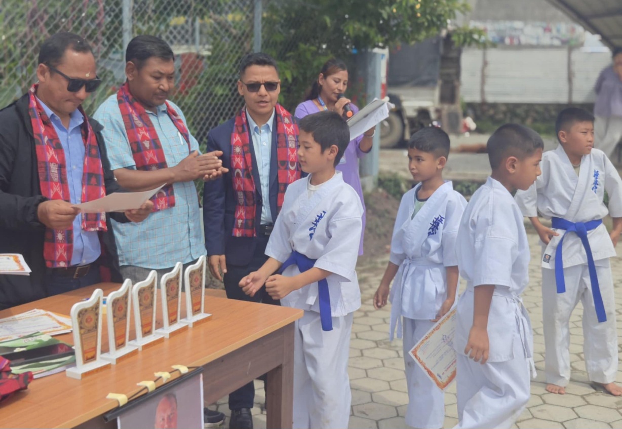 साइनिङ स्कूलमा बेल्ट टेस्ट (बेल्ट ग्रेडिङ) कार्यक्रम सम्पन्न