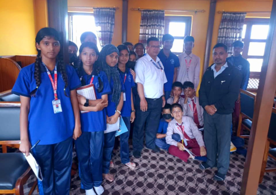 सन्तति आविका विद्यार्थीद्वारा जनज्योति पुस्तकालयको अध्ययन भ्रमण