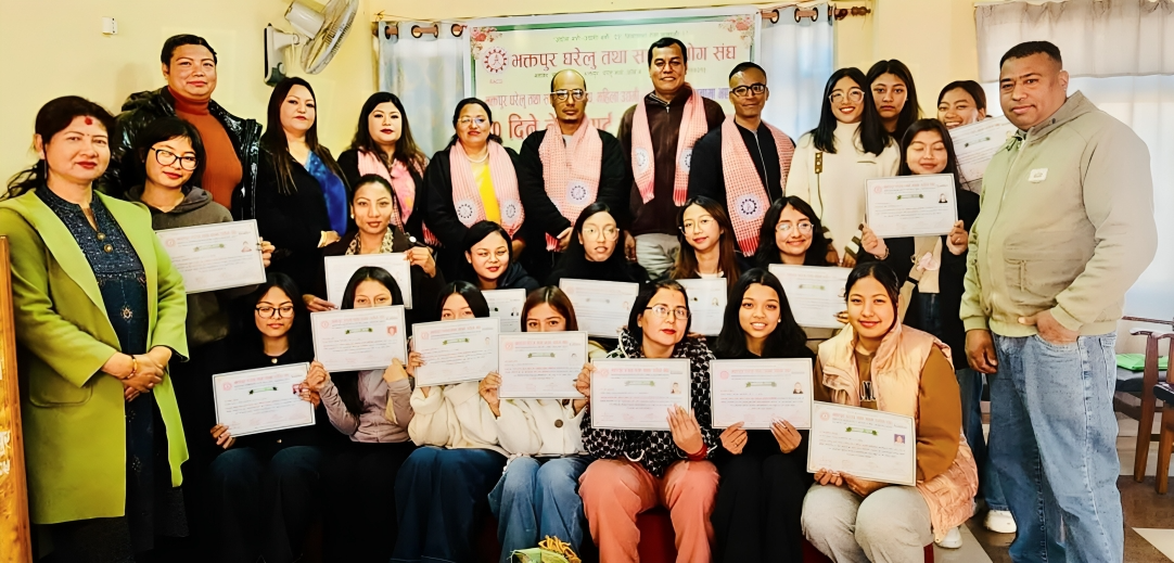 भक्तपुरमा १० दिने नेल आर्ट तालिम सम्पन्न: सीप सिकेर स्वदेशमै उद्यमी बन्न जोड