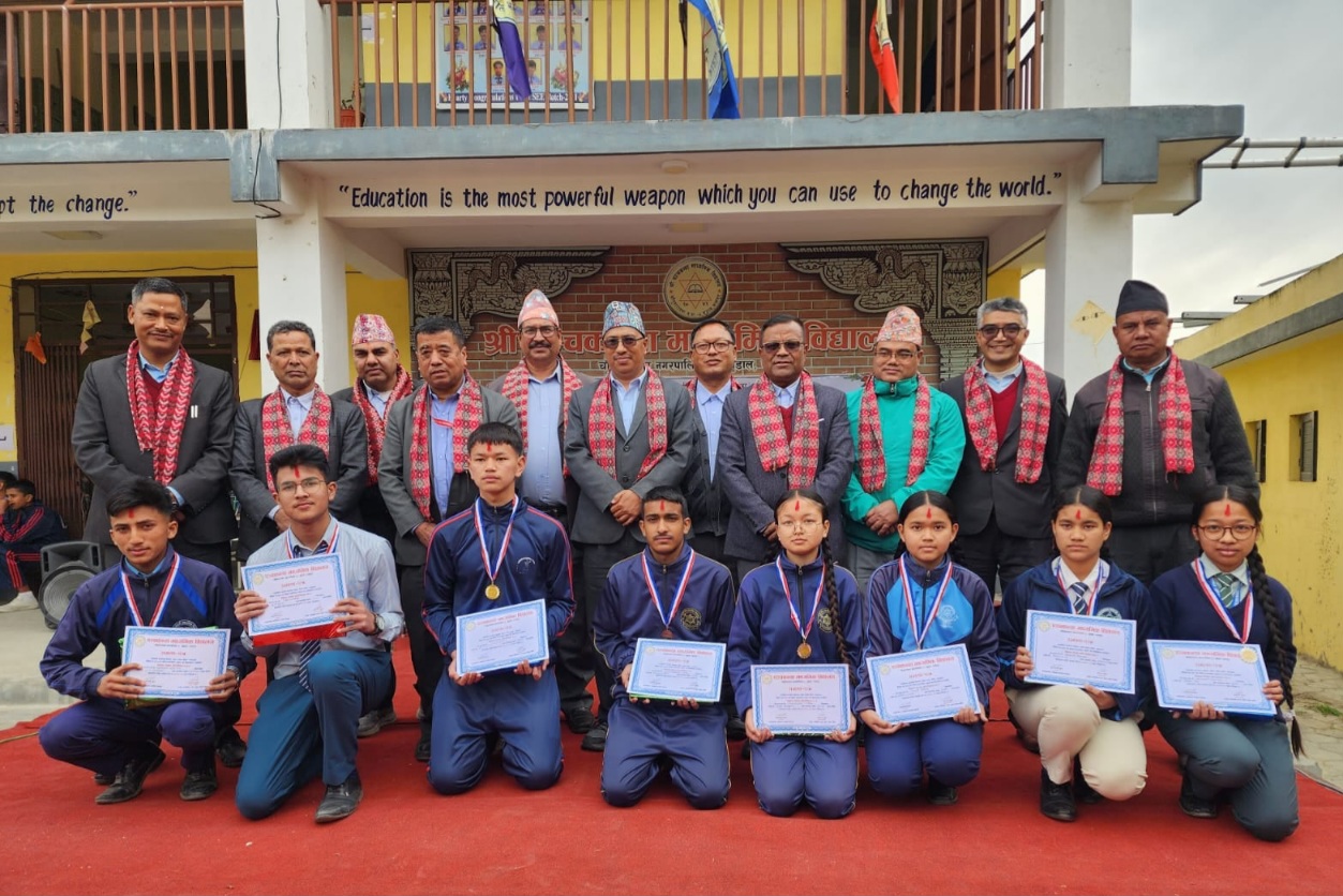 भक्तपुरमा अन्तर-माध्यमिक विद्यालय निबन्ध प्रतियोगिता सम्पन्न: ईसब र मनिषा प्रथम